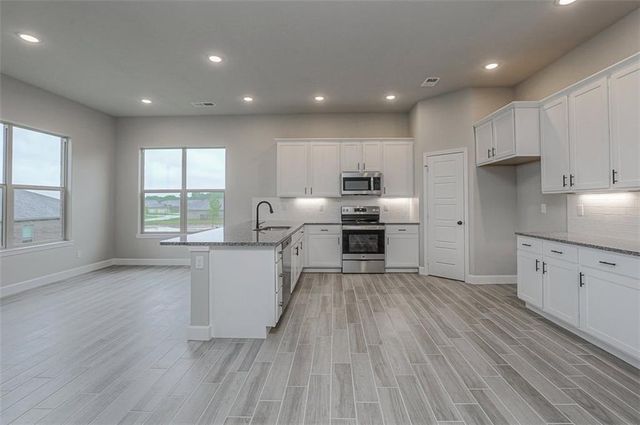 25241 W 92nd Terrace, Lenexa, KS 66227