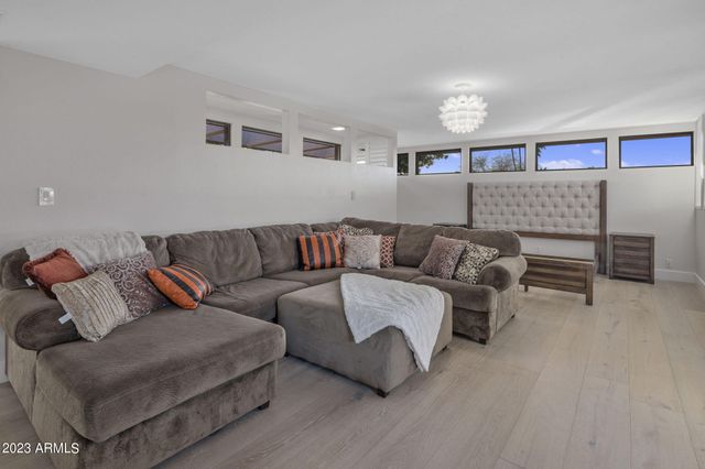 8166 E DEL CADENA Drive, Scottsdale, AZ 85258