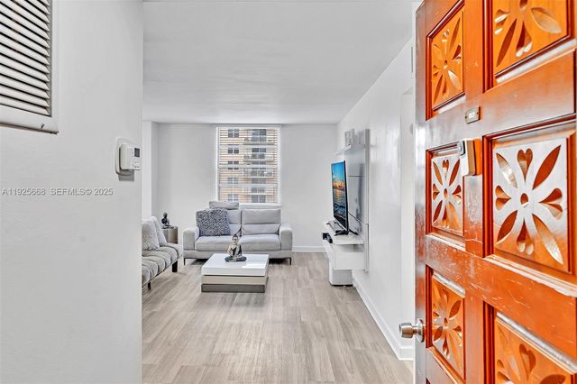 430 Golden Isles Dr 803, Hallandale Beach, FL 33009