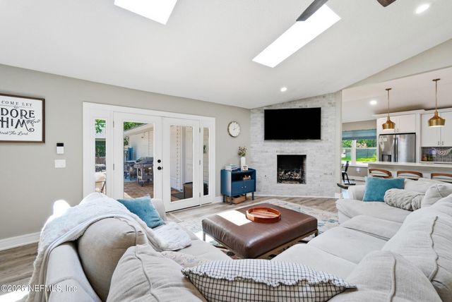 12925 DEEP LAGOON Place E, Jacksonville, FL 32246