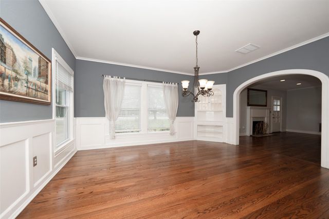 603 S Mccarty Avenue, Eagle Lake, TX 77434