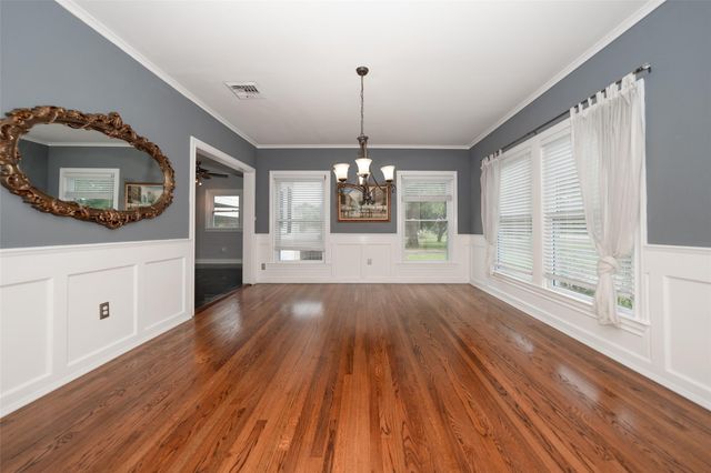 603 S Mccarty Avenue, Eagle Lake, TX 77434