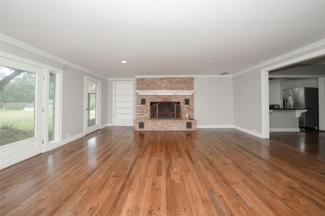603 S Mccarty Avenue, Eagle Lake, TX 77434