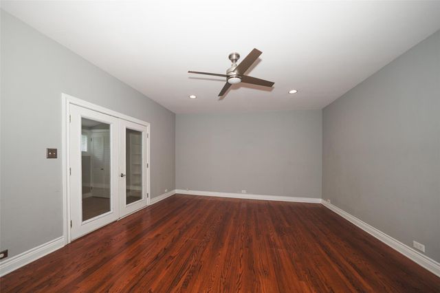 603 S Mccarty Avenue, Eagle Lake, TX 77434