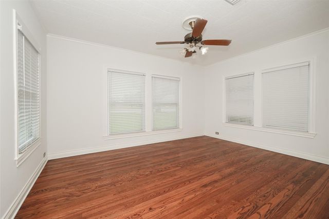 603 S Mccarty Avenue, Eagle Lake, TX 77434