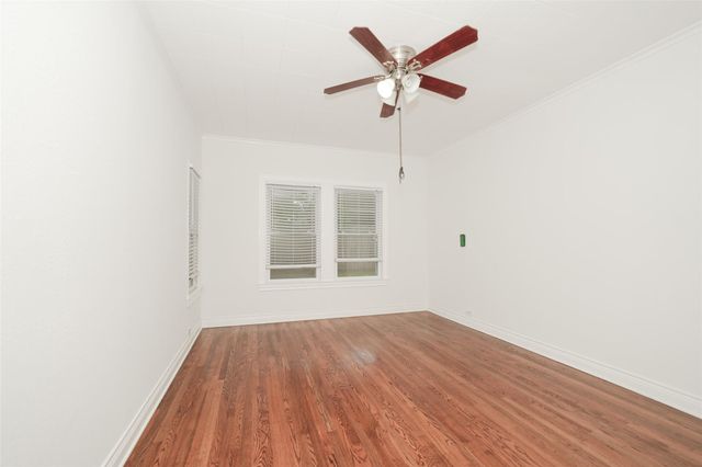 603 S Mccarty Avenue, Eagle Lake, TX 77434