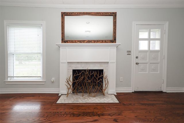 603 S Mccarty Avenue, Eagle Lake, TX 77434