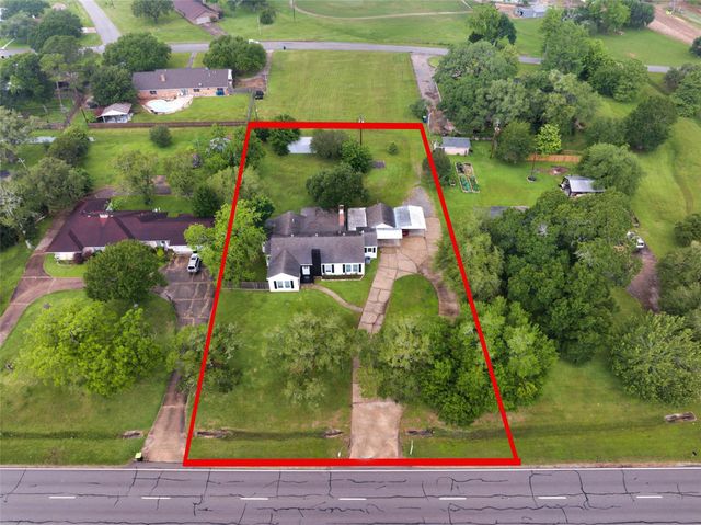 603 S Mccarty Avenue, Eagle Lake, TX 77434