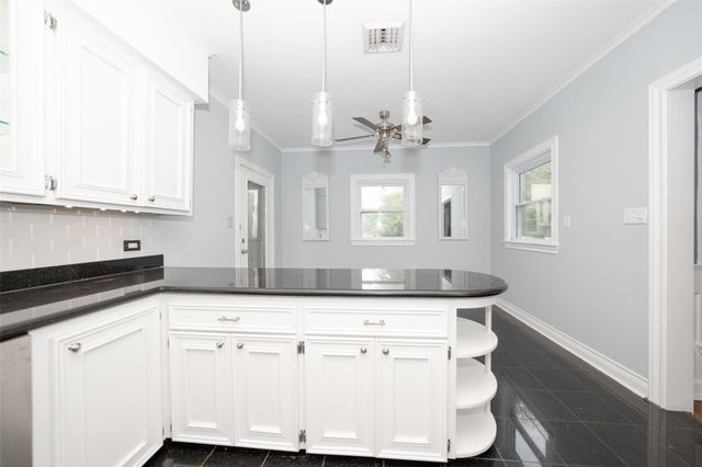 603 S Mccarty Avenue, Eagle Lake, TX 77434