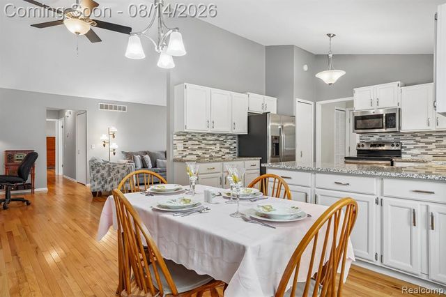 7812 Oakland Place, Waterford, MI 48327