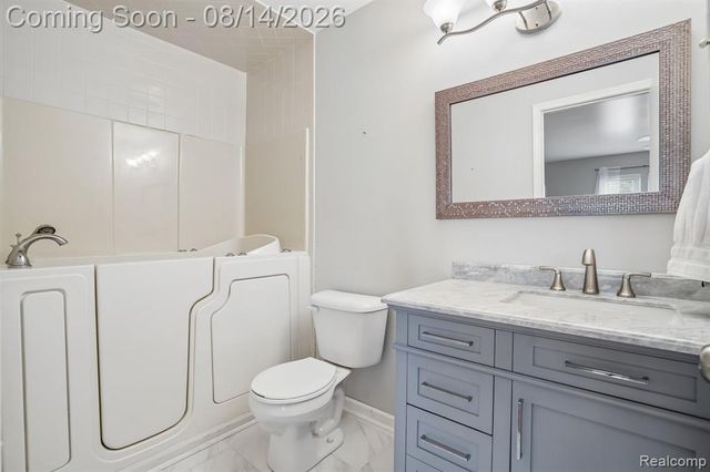 7812 Oakland Place, Waterford, MI 48327