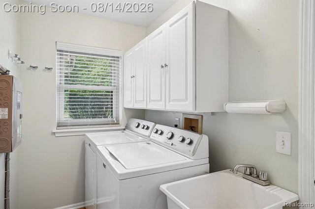 7812 Oakland Place, Waterford, MI 48327