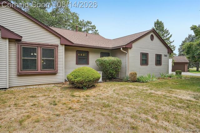 7812 Oakland Place, Waterford, MI 48327