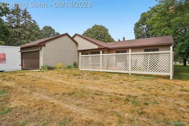 7812 Oakland Place, Waterford, MI 48327