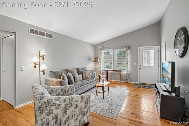 7812 Oakland Place, Waterford, MI 48327