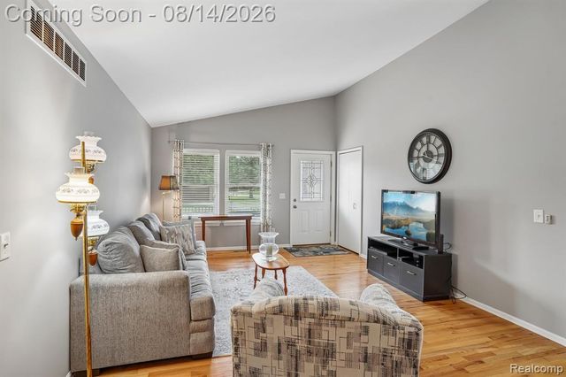 7812 Oakland Place, Waterford, MI 48327