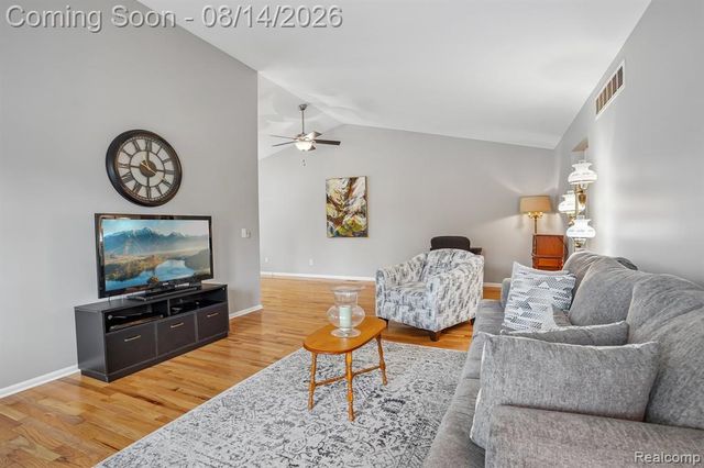 7812 Oakland Place, Waterford, MI 48327