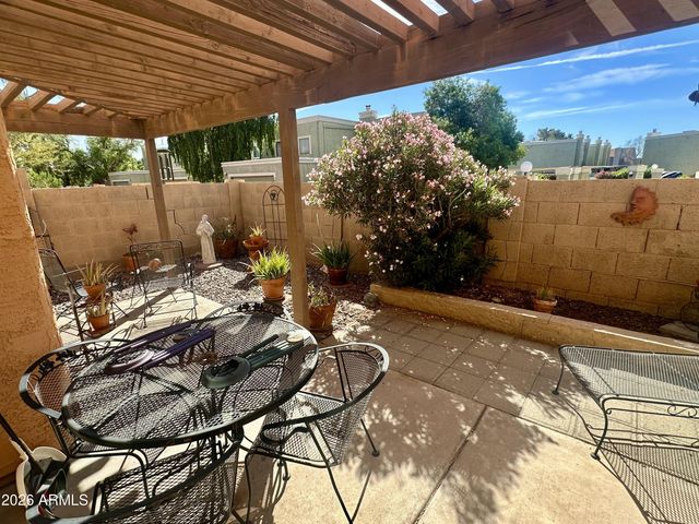 815 E GROVERS Avenue 12, Phoenix, AZ 85022