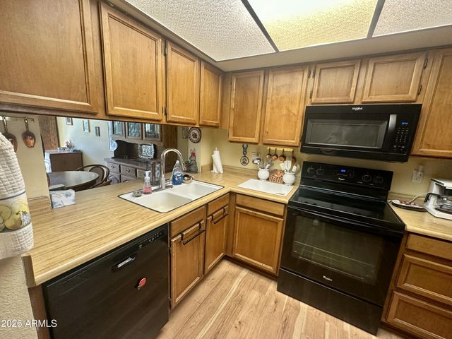 815 E GROVERS Avenue 12, Phoenix, AZ 85022