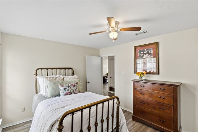 2523 Longmire Drive, College Station, TX 77845