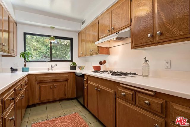 1255 N Norman Place, Los Angeles, CA 90049