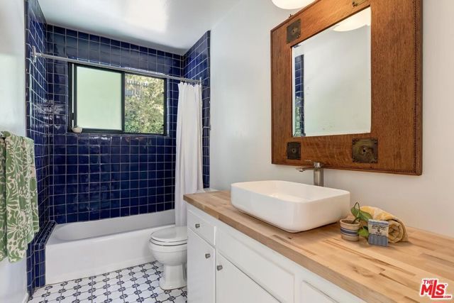 1255 N Norman Place, Los Angeles, CA 90049