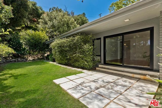 1255 N Norman Place, Los Angeles, CA 90049