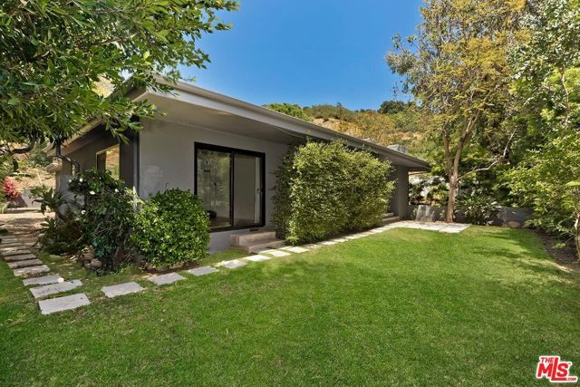 1255 N Norman Place, Los Angeles, CA 90049
