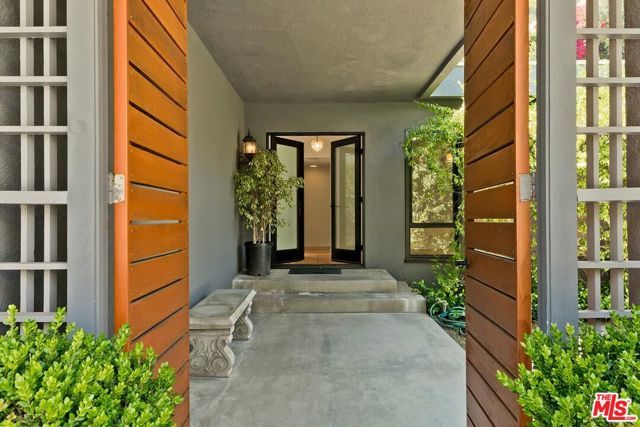 1255 N Norman Place, Los Angeles, CA 90049