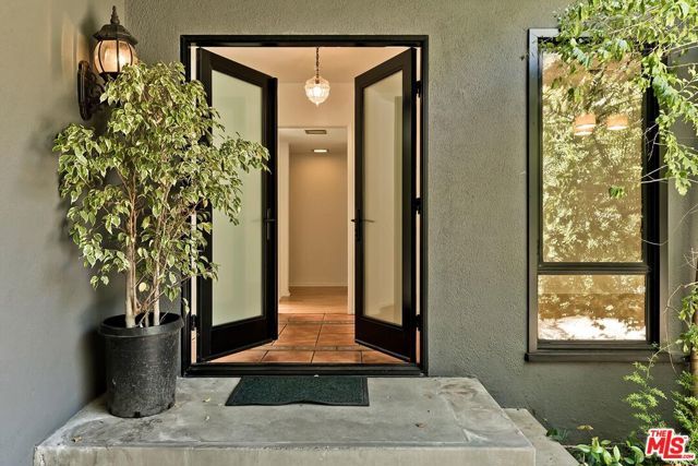 1255 N Norman Place, Los Angeles, CA 90049