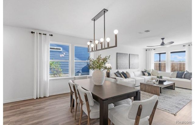 5315 Paisley Circle, Milford, MI 48381