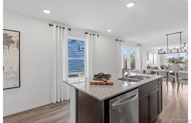 5315 Paisley Circle, Milford, MI 48381