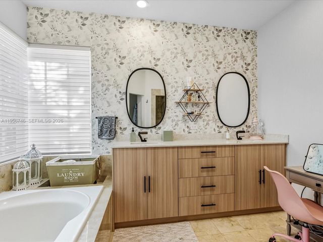 3960 194th Trail, Sunny Isles Beach, FL 33160