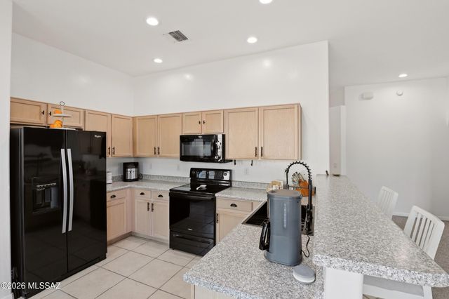 681 E Armor Springs Place, Green Valley, AZ 85614