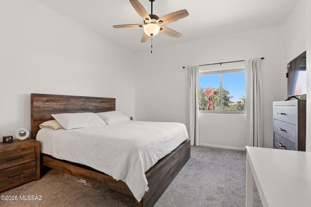 681 E Armor Springs Place, Green Valley, AZ 85614