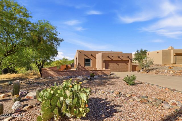 681 E Armor Springs Place, Green Valley, AZ 85614