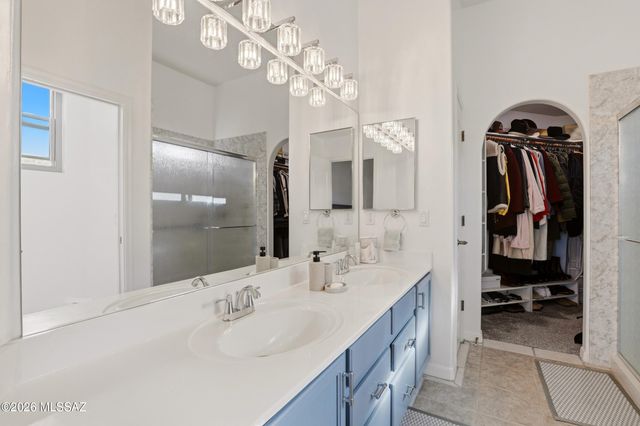 681 E Armor Springs Place, Green Valley, AZ 85614
