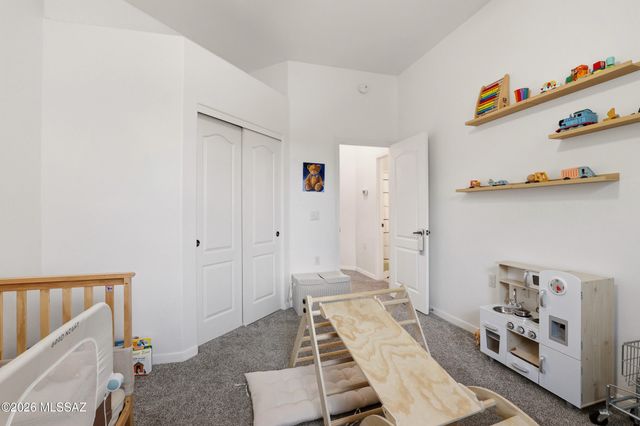 681 E Armor Springs Place, Green Valley, AZ 85614