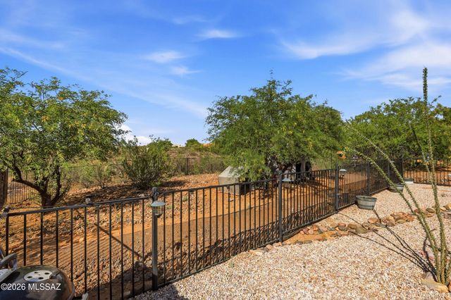 681 E Armor Springs Place, Green Valley, AZ 85614
