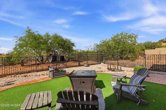 681 E Armor Springs Place, Green Valley, AZ 85614