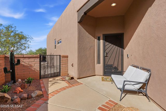 681 E Armor Springs Place, Green Valley, AZ 85614