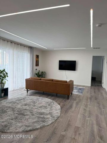 187 Tulip Lane, Freehold, NJ 07728