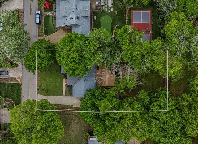 461 N Oliver Avenue, Fayetteville, AR 72701