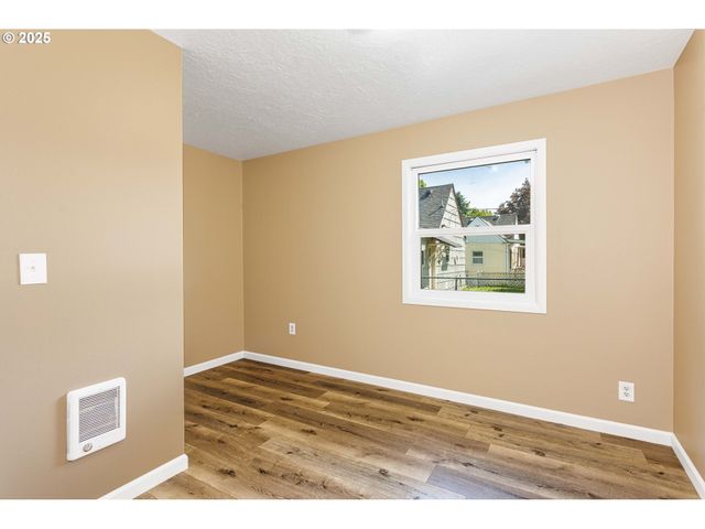 1617 7th Ave, Longview, WA 98632