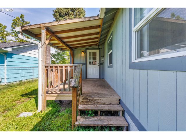 1617 7th Ave, Longview, WA 98632