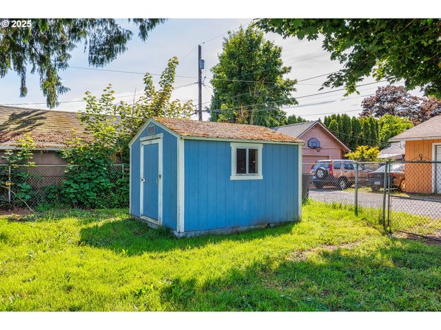 1617 7th Ave, Longview, WA 98632