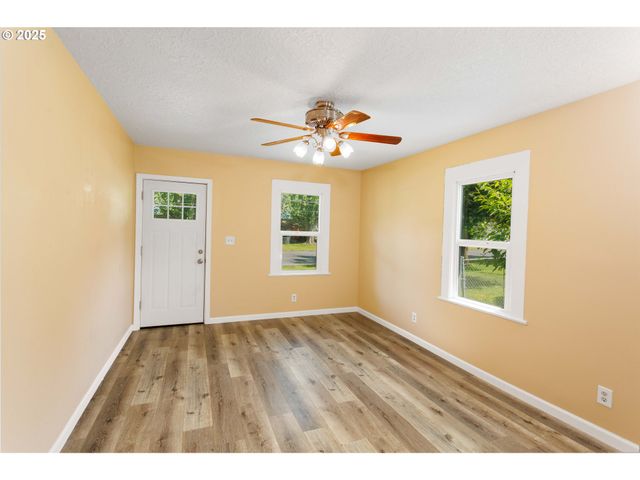 1617 7th Ave, Longview, WA 98632