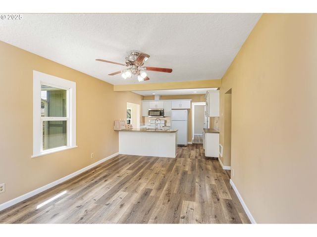 1617 7th Ave, Longview, WA 98632