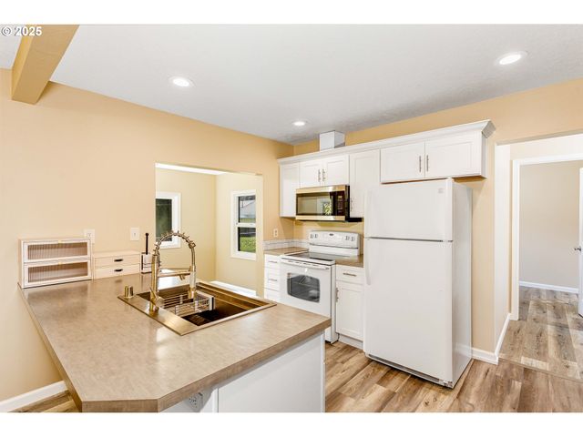 1617 7th Ave, Longview, WA 98632