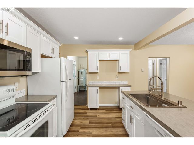 1617 7th Ave, Longview, WA 98632